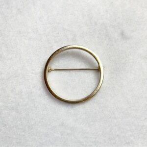 Vintage Gold Filled Circle Brooch